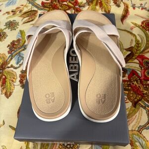 Abeo Women's Light Pink and Beige Slide Sandals